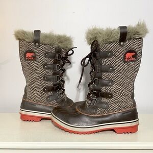 Sorel Women's Herringbone Boots - Brown and Red